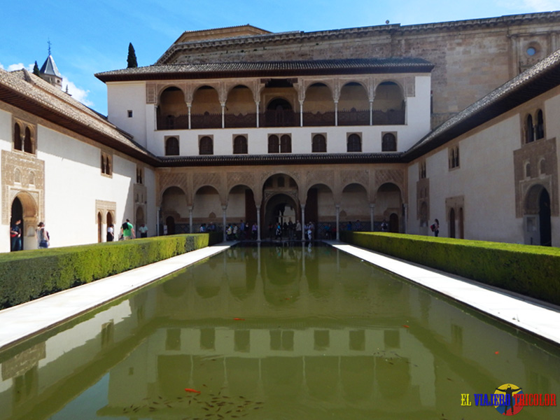 Patio de los Arrayanes en la Alhambra